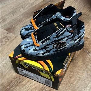 Heelys Straight Up Kids Sneakers Shoes Gray Grey Orange wheels US 2 UK 1 Eur 33